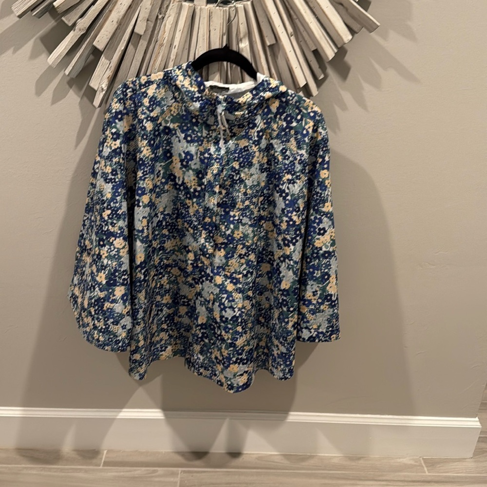 Ann Taylor | Springy Floral Rain Poncho Size M/L